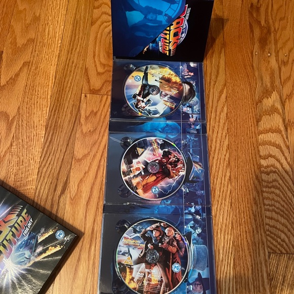 FREE w/purchase! Back To The Future Trilogy DVD Set (UK Edition) - Picture 3 of 6